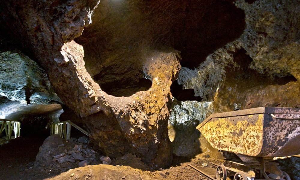 places-cueva-hierro